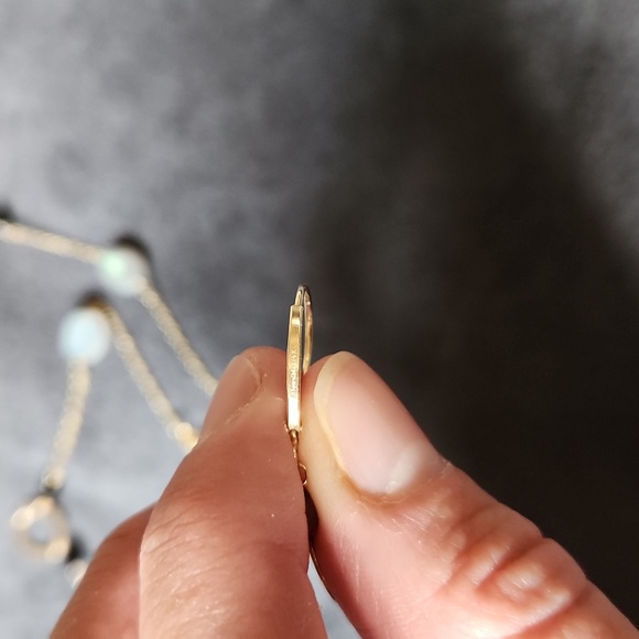 Yellow gold chain and earring set. Black and white stones. 14k gold. Gorgeous. - Picture 8 of 8